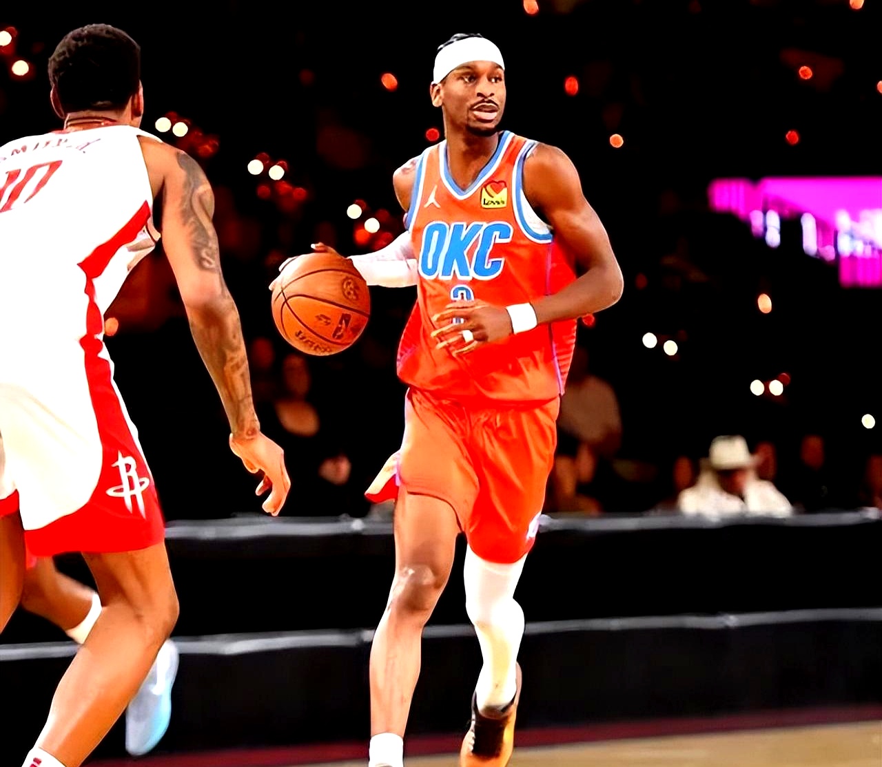 爱游戏体育休斯敦火箭训练开放日；集结日扳平良机引欢呼；全明星赛在即；资深球员宣示担当的简单介绍